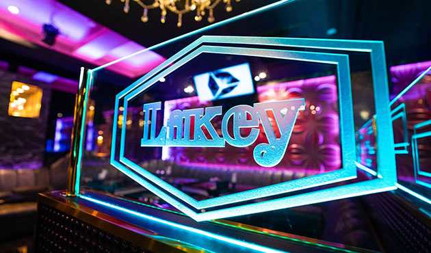 ホストクラブLikeyの内装デザイン